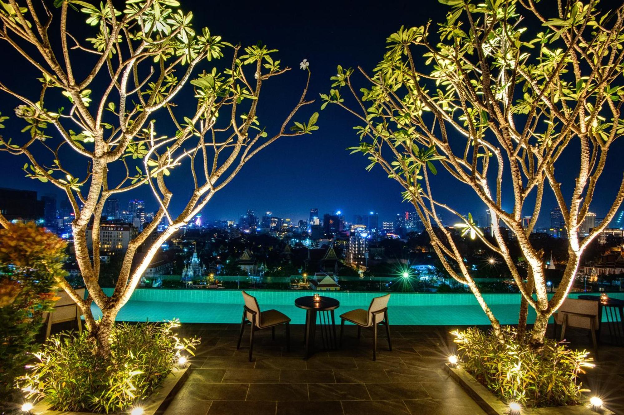 Glow Park Hotel Grand Royal Palace Phnom Penh Esterno foto